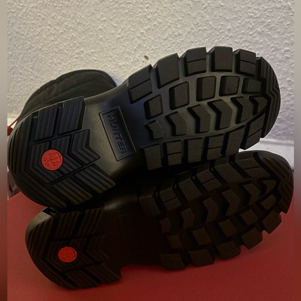 Hunter Black Winter Boots - Picture 3 of 6